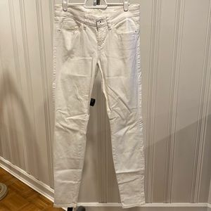 Like new! Women’s Guess jeans.